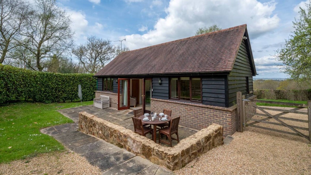 Stonegate House | Sugarloaf Cottage in Robertsbridge