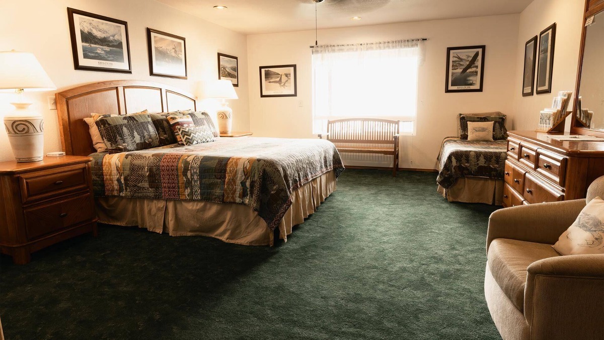Haines Condo | Suite 1 Lynn View Lodge