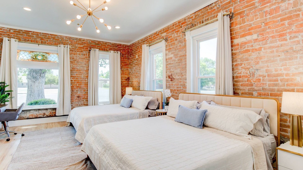 Springville Hotel | Suite 1 (Presidential Suite) | Historic Art City Inn