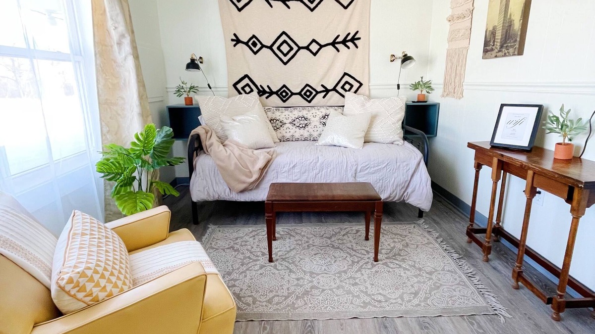 Sault Ste. Marie Apartment | Suite 105 | 1 Bed/1bath + Living & Kitchen , Cozy and eclectic Sault Ste. Marie Suite