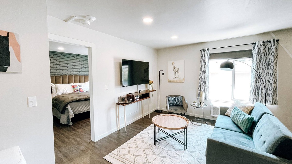 Midtown Apartment | Suite #12 Modern One Bedroom in Midtown, OKC!