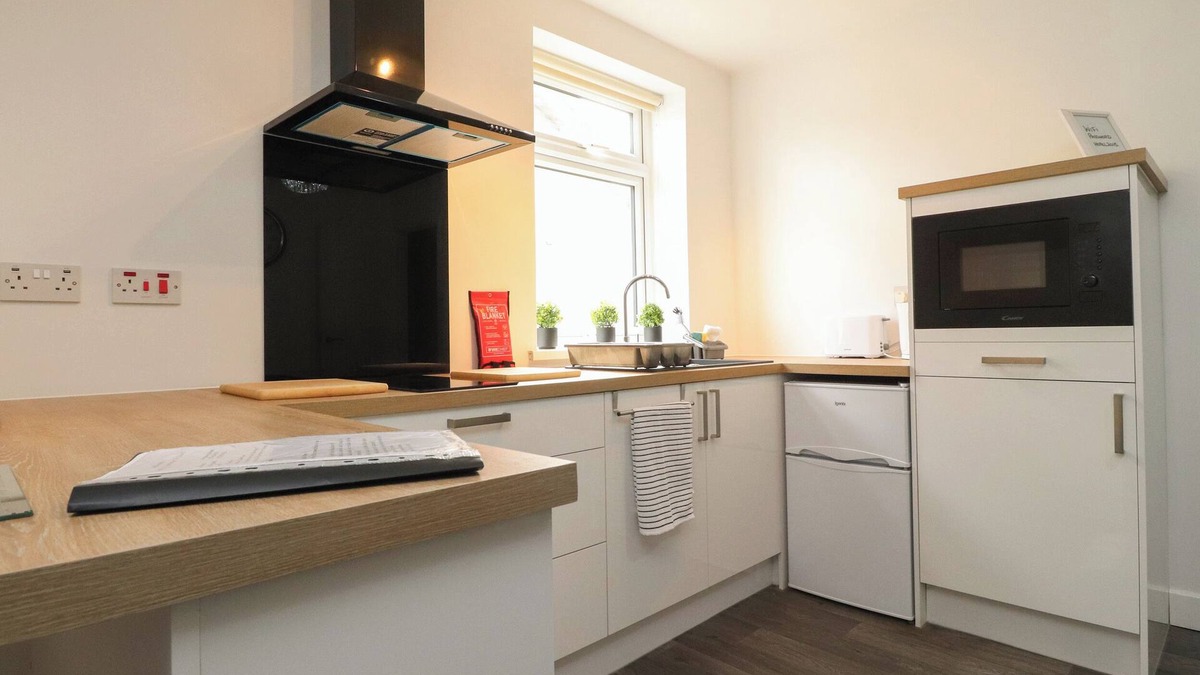 South Shore Cottage | SUITE 14, romantic, country holiday cottage in Blackpool