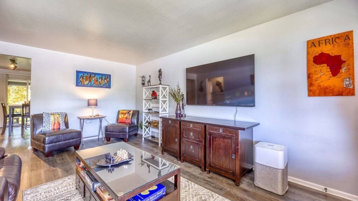 Morse Park Apartment | Suite 25 Veranda Nights – Boutique Medical Housing