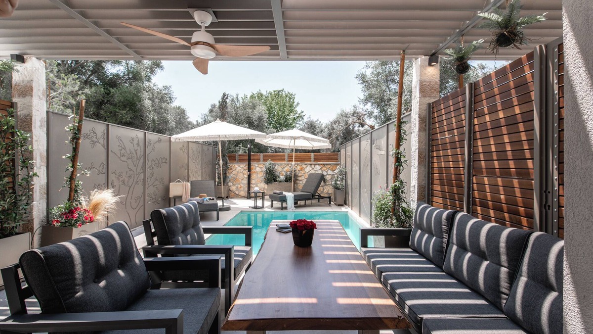Evgiros Apartment | Suite 3 – Elegant & Serene Hideaway I September15 Suites