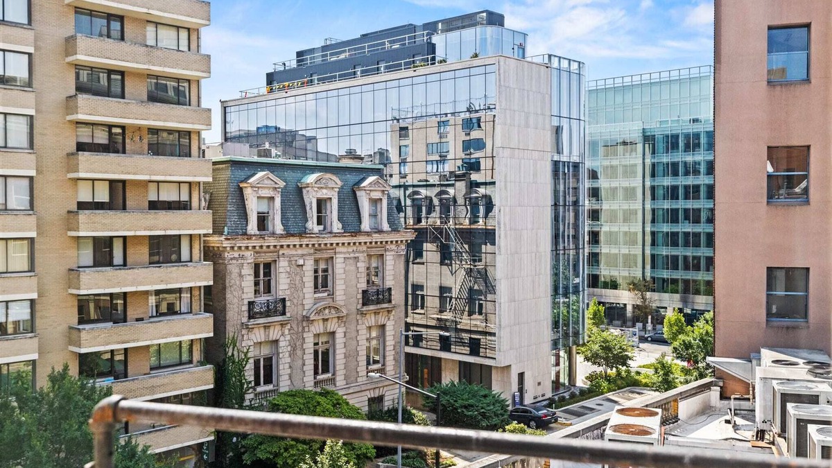 Connecticut Ave - K Street Apartment | Suite 5C at Maison Dupont, a Dupont Circle Inn