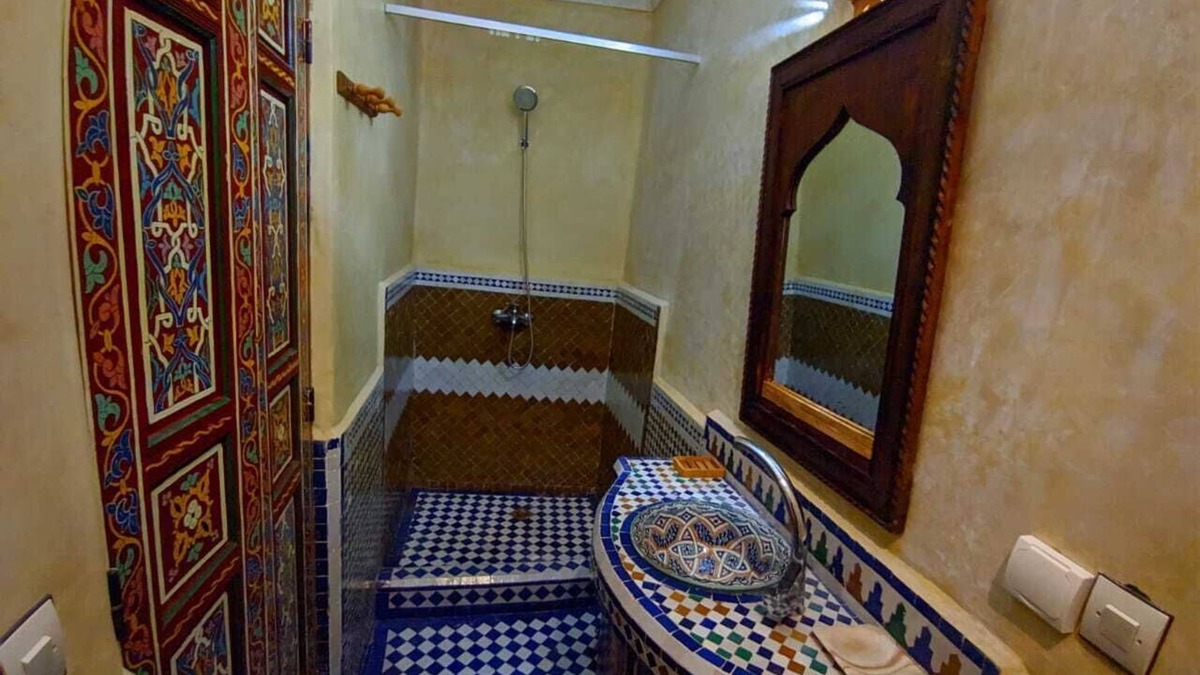 Talaa Hotel | Suite Avec 4lits Dans un Riad Luxueuse a fes