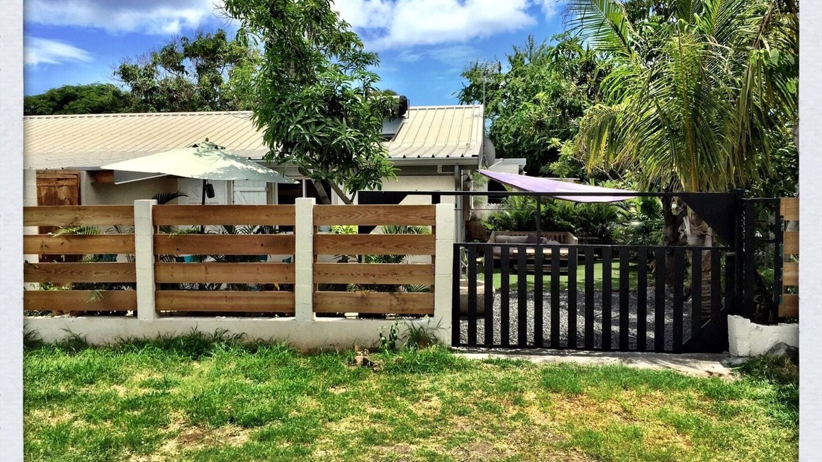 St Gilles-les-Bains Cabin | Suite Bali: charming T2 villa with private garden, close to Saline les Bains