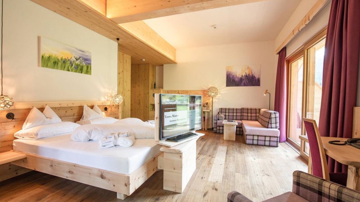 Haus House | "Suite Bergsonne" with bathtub, shower, WC (from 7 nights) - Nature and wellness hotel