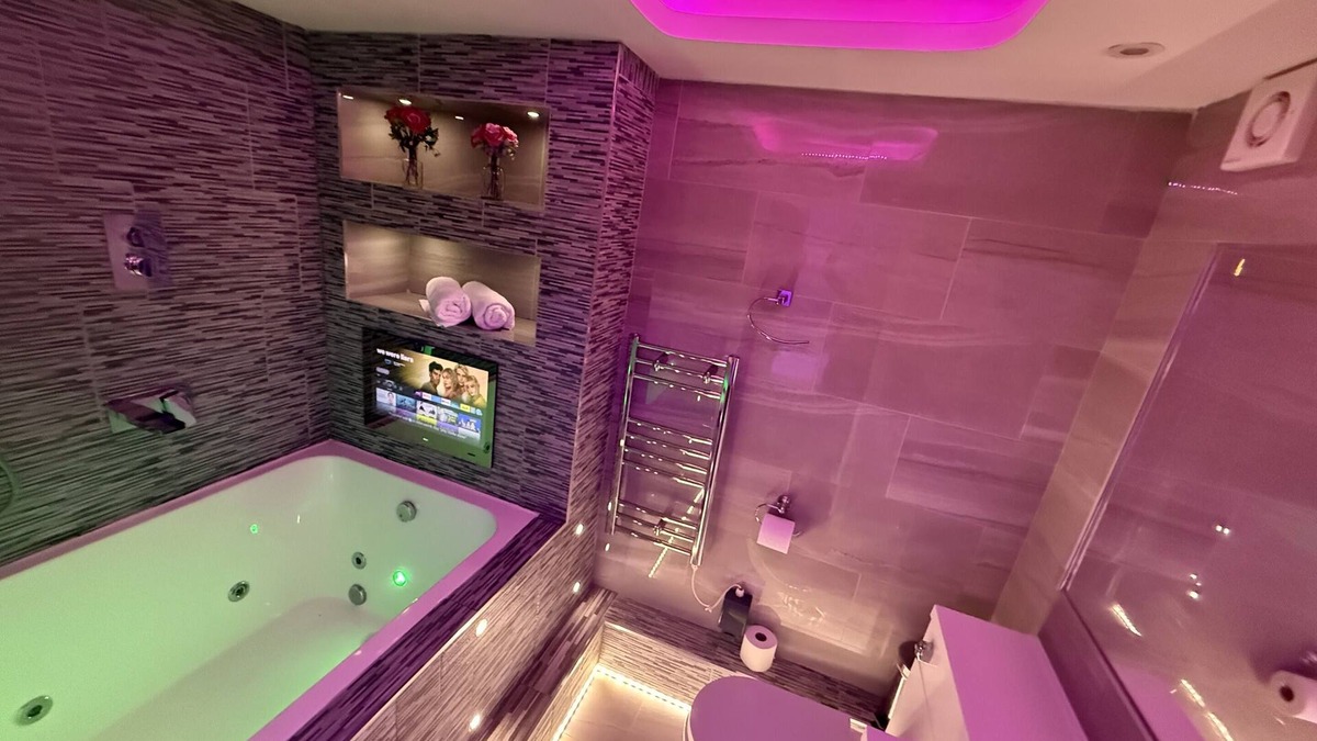 Bradford Apartment | Suite-Deluxe-Jacuzzi-Apartment 3