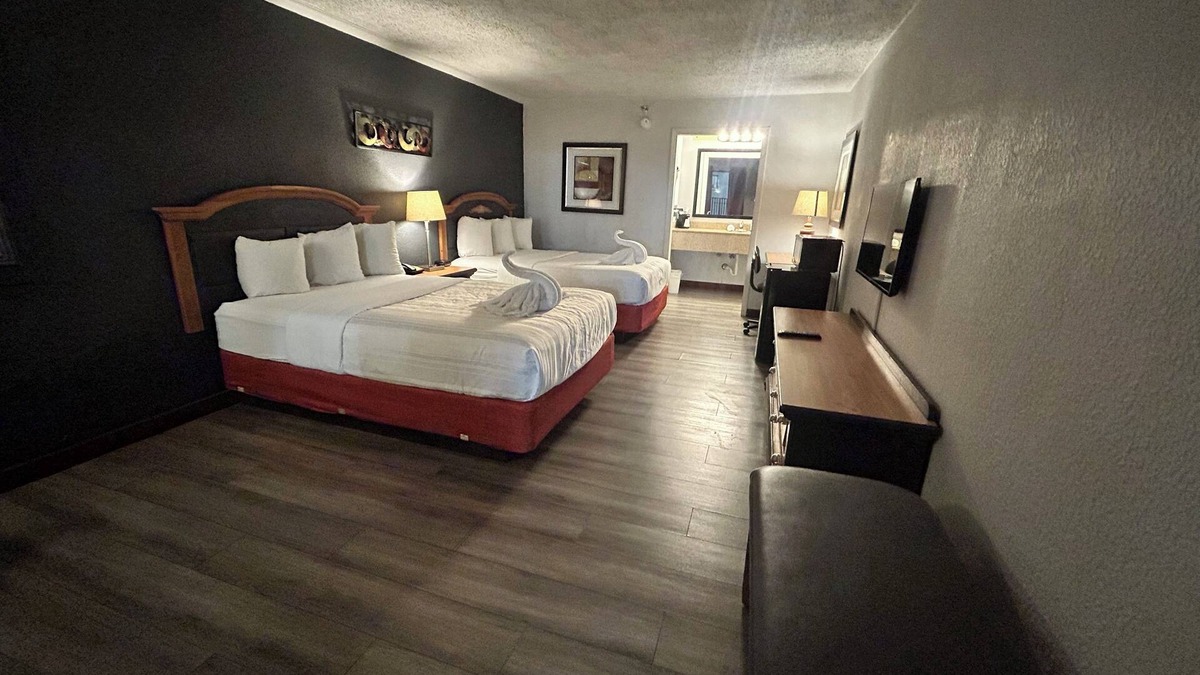 Mattoon Hotel | Suite Dreams Motel By Capital O Mattoon I - 57