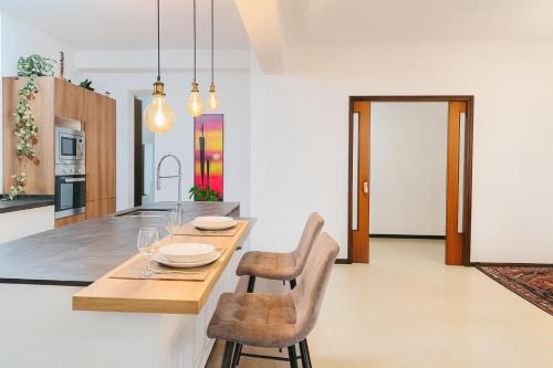 Barriera Vecchia-San Giacomo Apartment | Suite Enes Terrazza con vista e relax in centro città