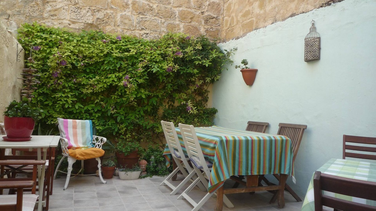 Victoria Bed & Breakfast | Suite in a Maison de Maitre in the heart of the historic district of Victoria