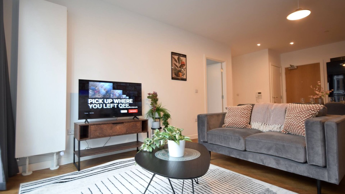Manchester City Centre Apartment | Suite Life 3: 2-Bed, 2-Bath in New Cross