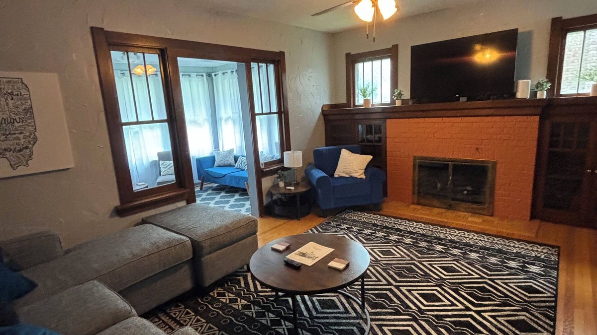 Springfield Apartment | Suite Life of Honest Abe