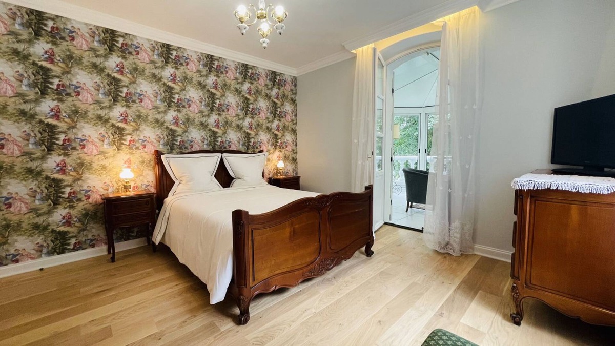 Aubin Bed & Breakfast | Suite-Luxury-Private Bathroom-Park view