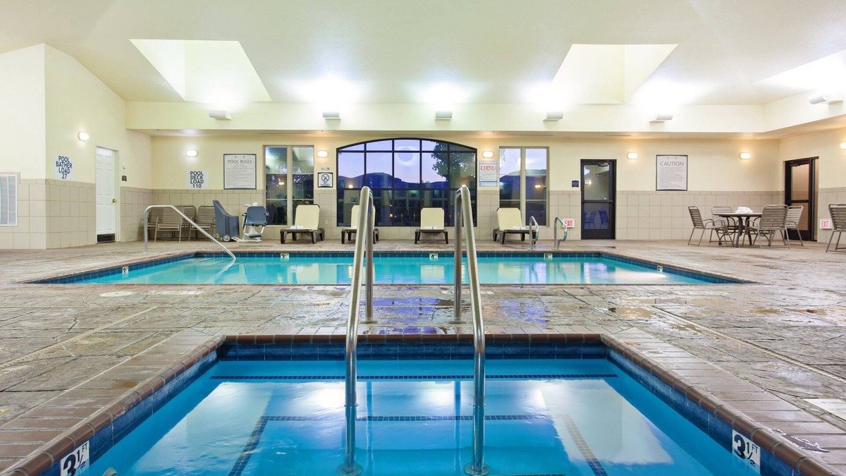 Fairfield Condo | Suite Near Napa Valley Wine Country | Pool, Shared Whirlpool + Gym Access