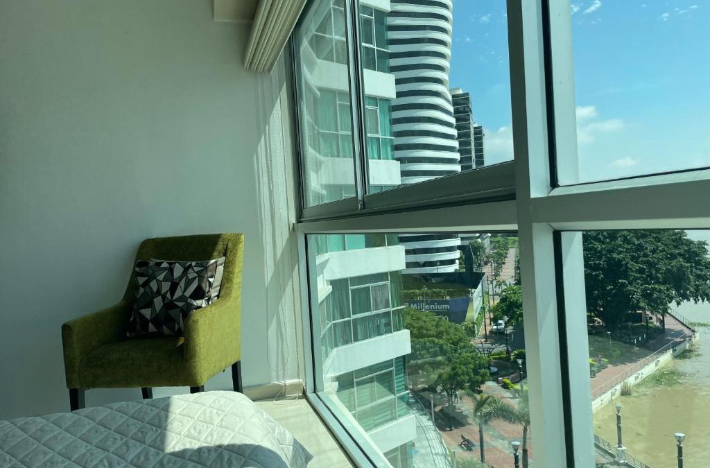 Puerto Santa Ana Apartment | Suite Riverfront 2 Puerto Santana vista al Rio , parqueo free en Santanapark