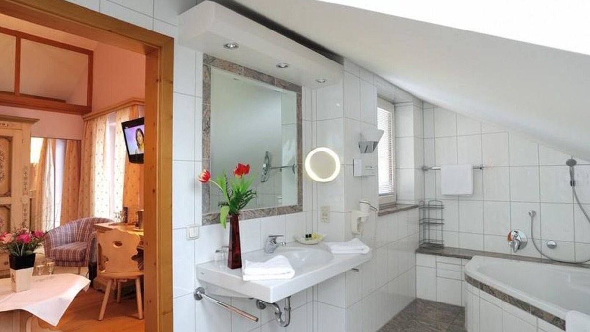 Oberammergau House | Suite Thomas Mann - Aktiv Hotel Böld & Restaurant Uhrmacher