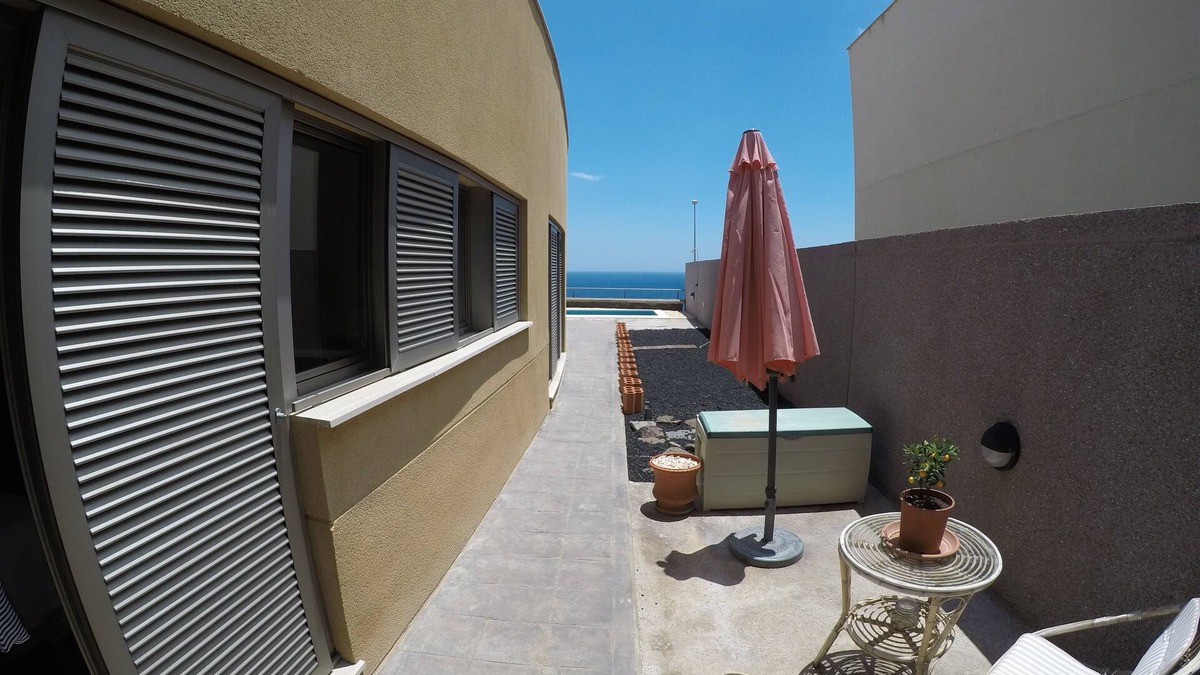 Santa Cruz de Tenerife Apartment | Suite with terrace overlooking the sea and pool for a fee.