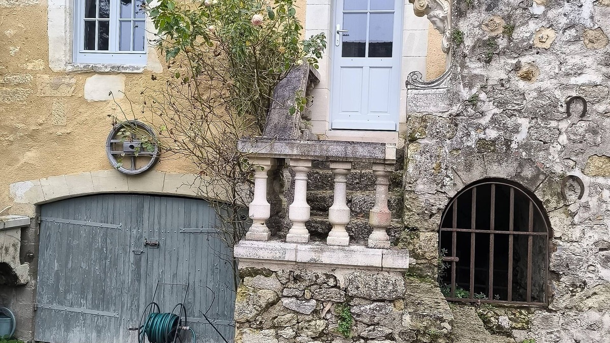 Amboise Bed & Breakfast | Suite with adjoining room facing clos Lucé