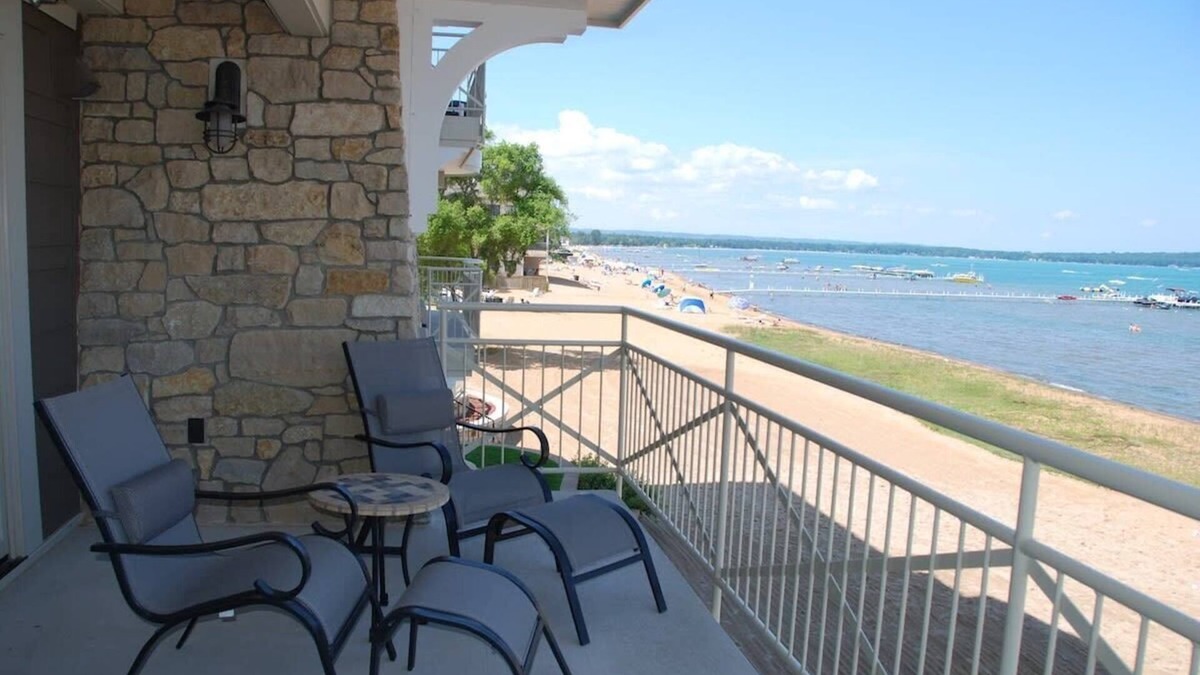 Traverse City Condo | Suite with direct view of Grand Traverse Bay