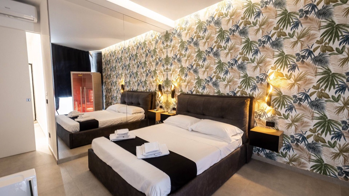 Borgo Vecchio House | Suite with hot tub and sauna 3 minutes from downtown