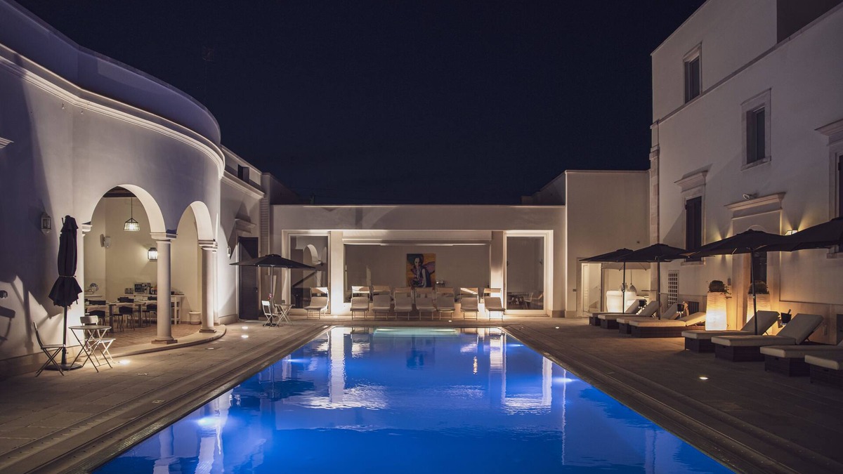 Conversano Villa | Suite with hot tub and steam room