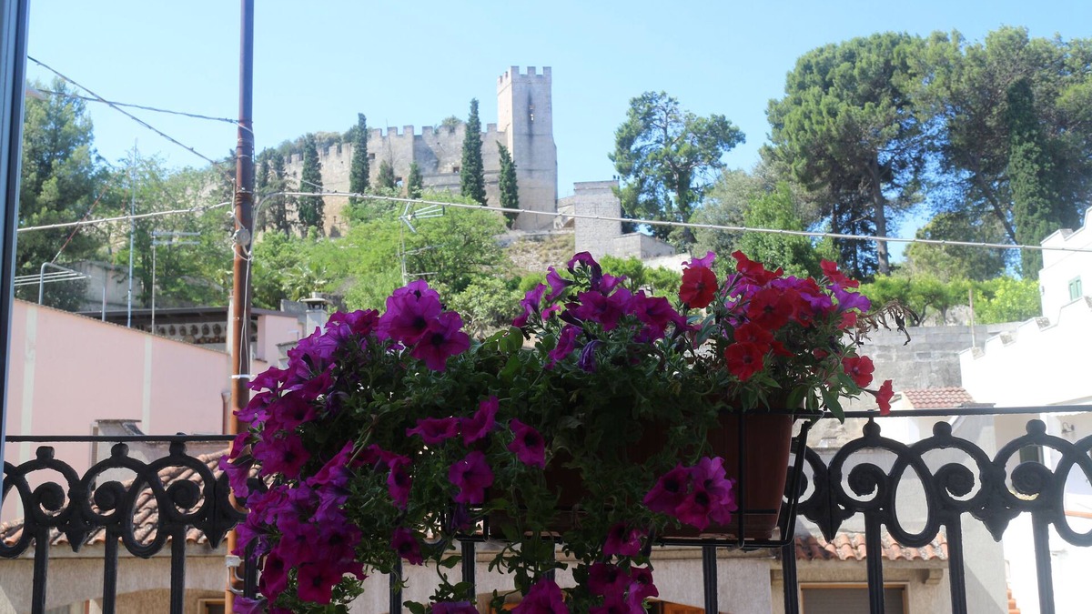 Oria Apartment | Suite with panoramic balcony