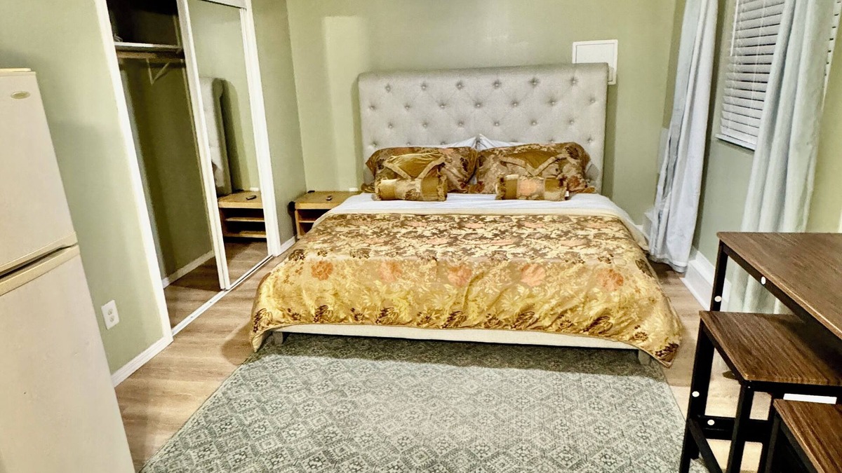 South Redlands House | Suite with separate entrance in Redlands -no cleaning fee