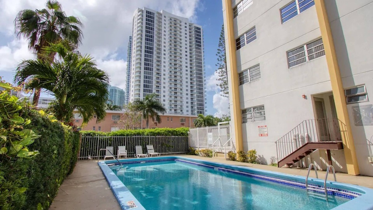 Midtown Condo | Suites at 23 Palms By RocketStay