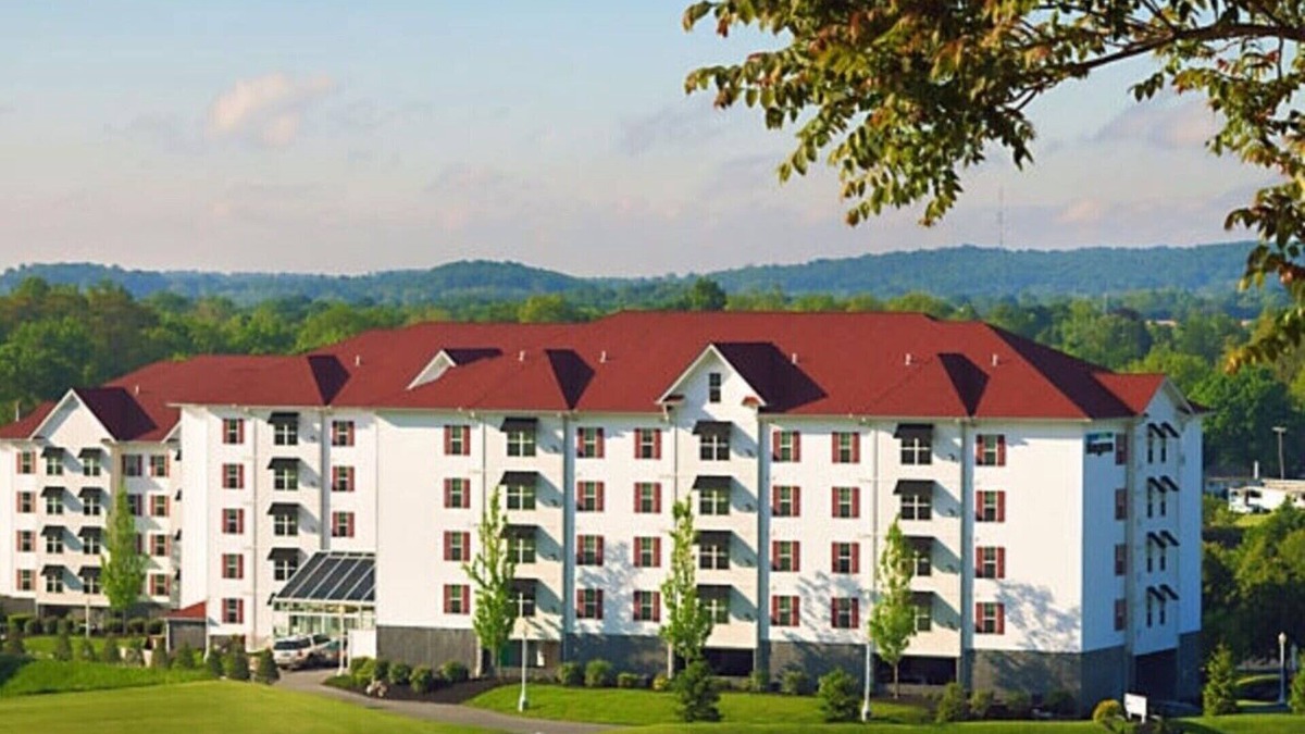 Hershey Villa | Suites at Hershey 2BR/2BA suite w/fireplace, full kitchen, indoor/outdoor pool