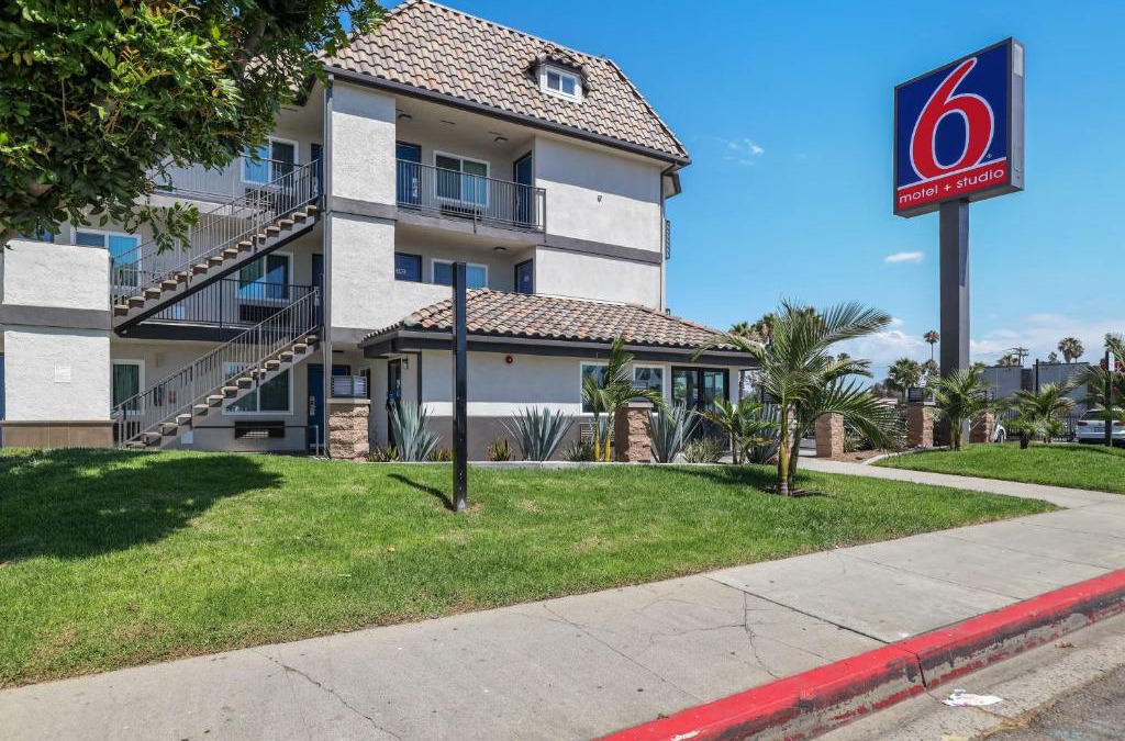 Central Escondido Hotel | Suites Escondido CA