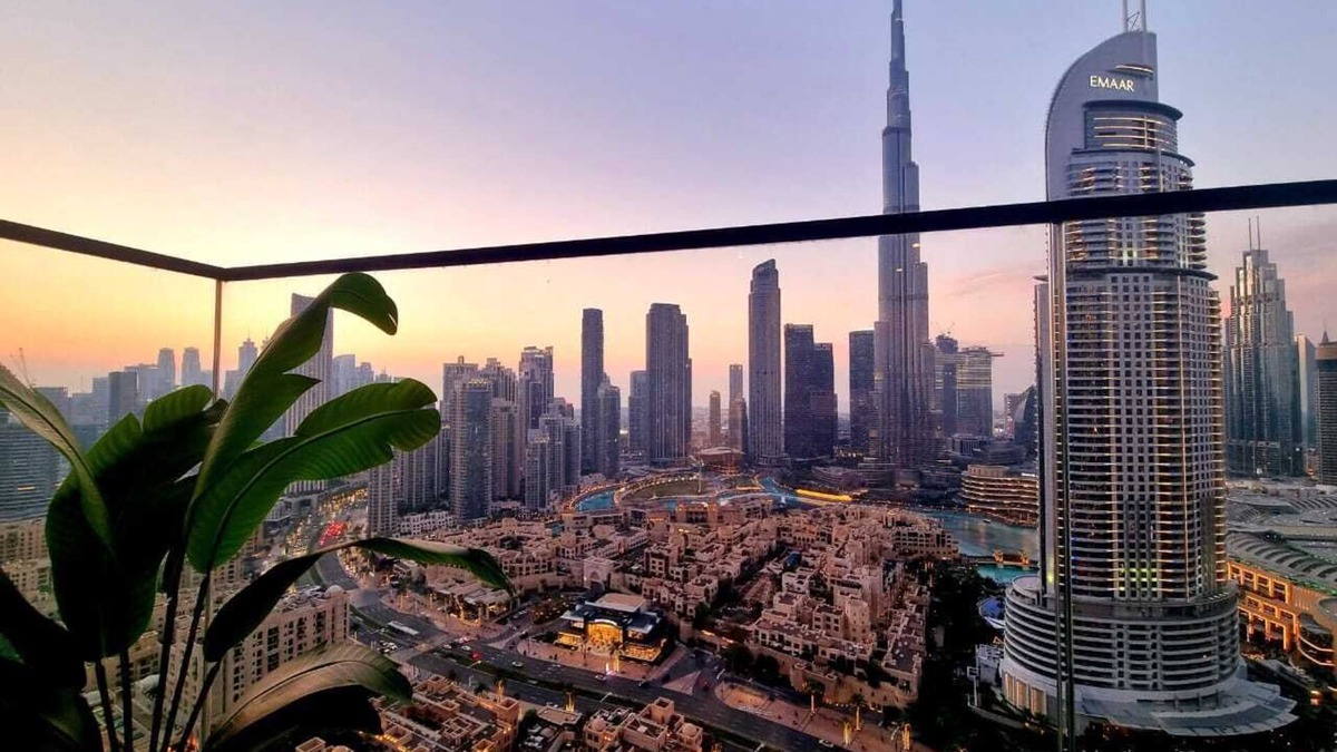Downtown Dubai Apartment | Suitestay - Bright Panoramic Two-Bedroom with Burj and Fountain View