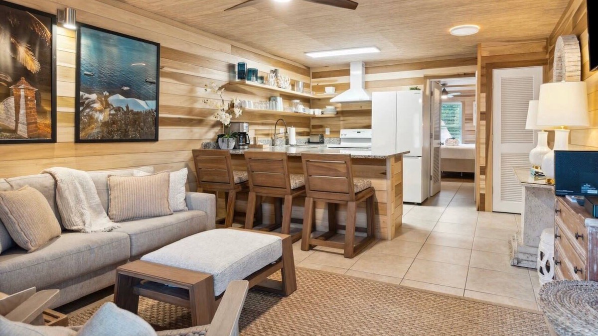 Sullivan's Island Condo | Sullivan’s Beach Getaway on Island's Main St