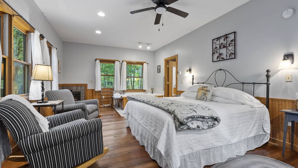 Logan Cottage | Sumac Cottage at The Inn & Spa at Cedar Falls