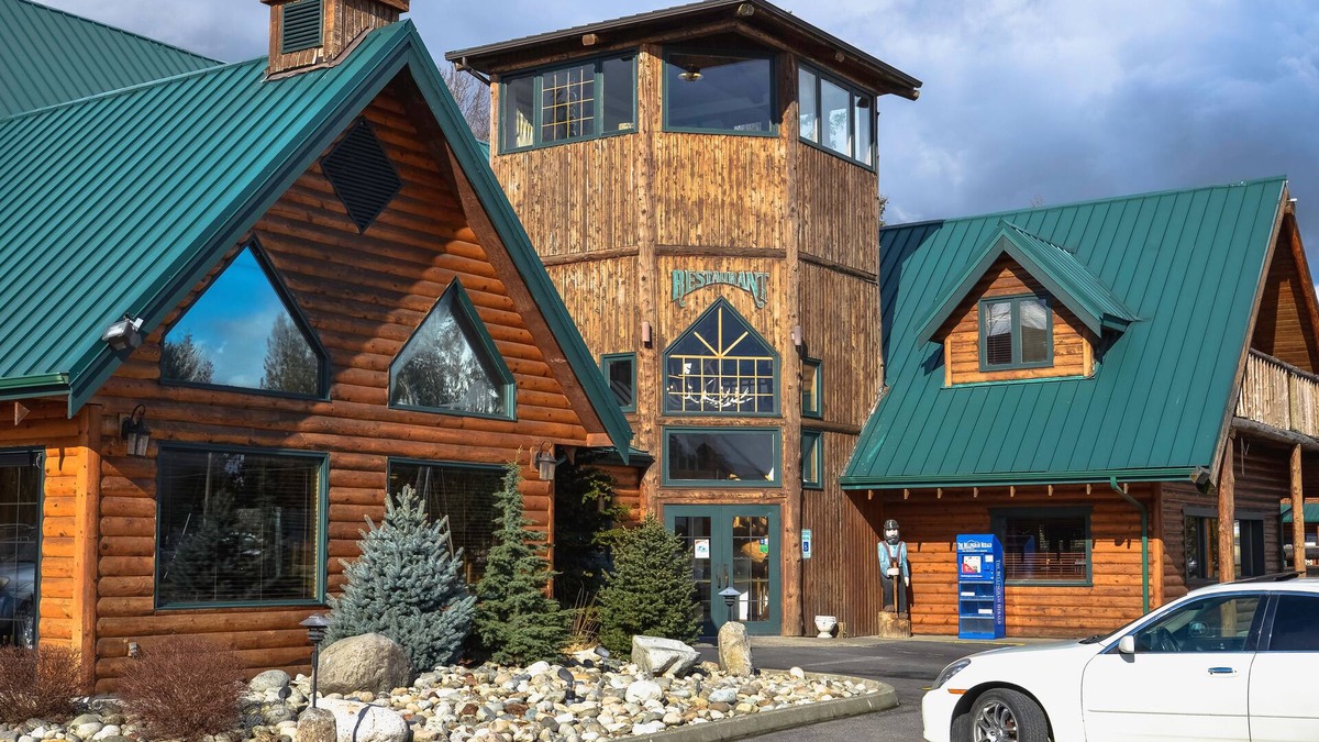 Sumas Hotel | Sumas Mountain Lodge
