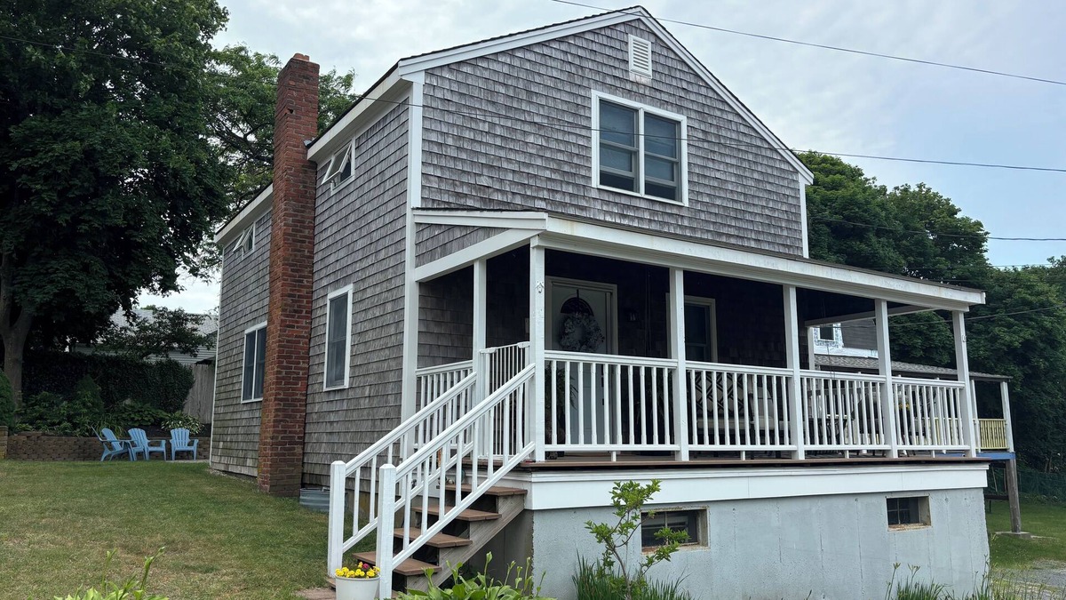 Plymouth Cottage | Summer 2025 OPEN 2BR cottage steps to White Horse Beach. Sleeps Six.