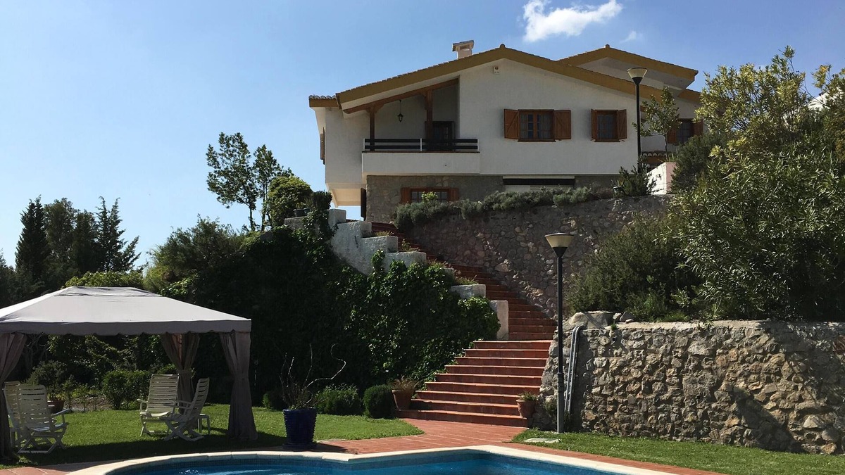Viznar Villa | Summer and Winter villa to enjoy with family/friends. Private pool and parking.