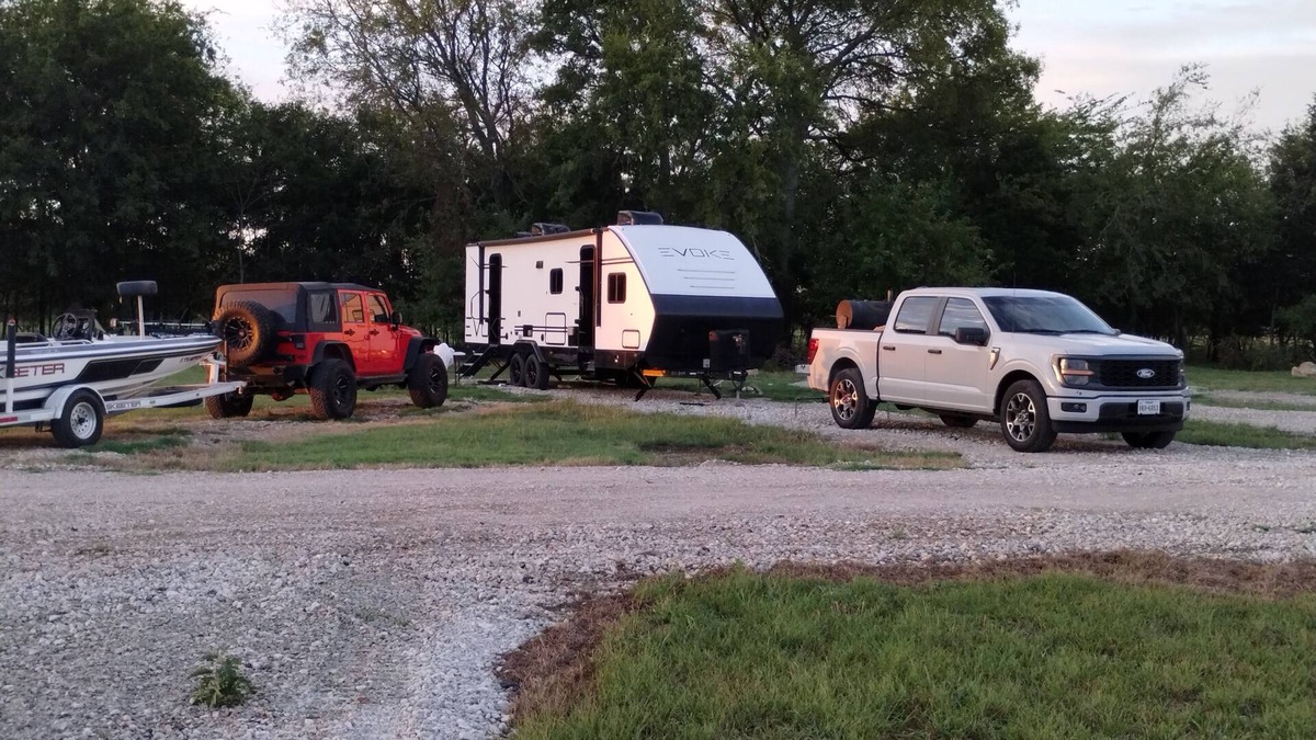 Wills Point Cabin | Summer Breeze RV Park