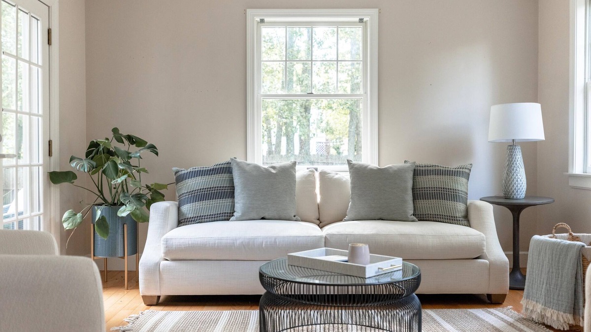 Fifth Ward House | Summer by the Beach, Cliff Walk & the Mansions!