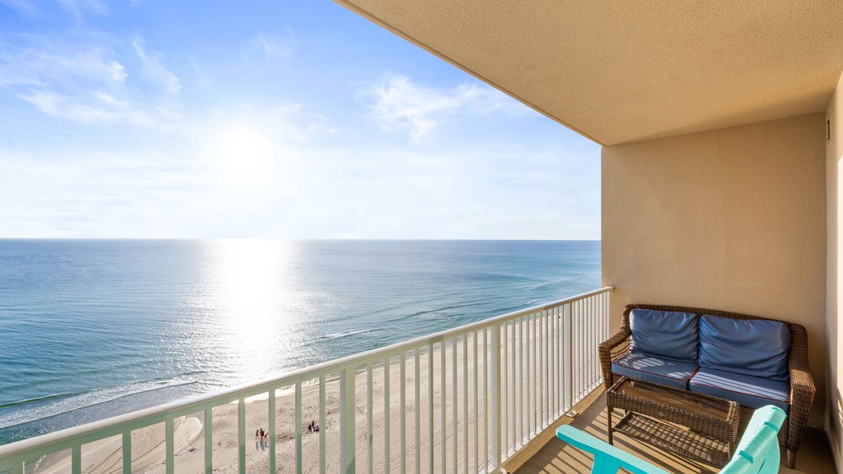 El Centro Beach Condo | Summer Deals! Close to Pier Park! FREE Activities! 10th Floor