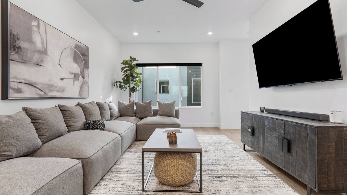Capitol Hill House | Summer Getaway: Hot tub & Cold Plunge, Gear-dryer