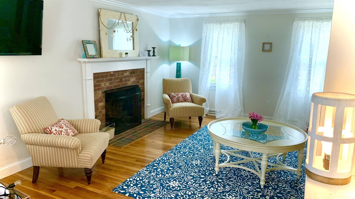 Harwich House | Summer home in Harwich: 3 bedrooms, 2 baths and a 20x20 deck to enjoy!