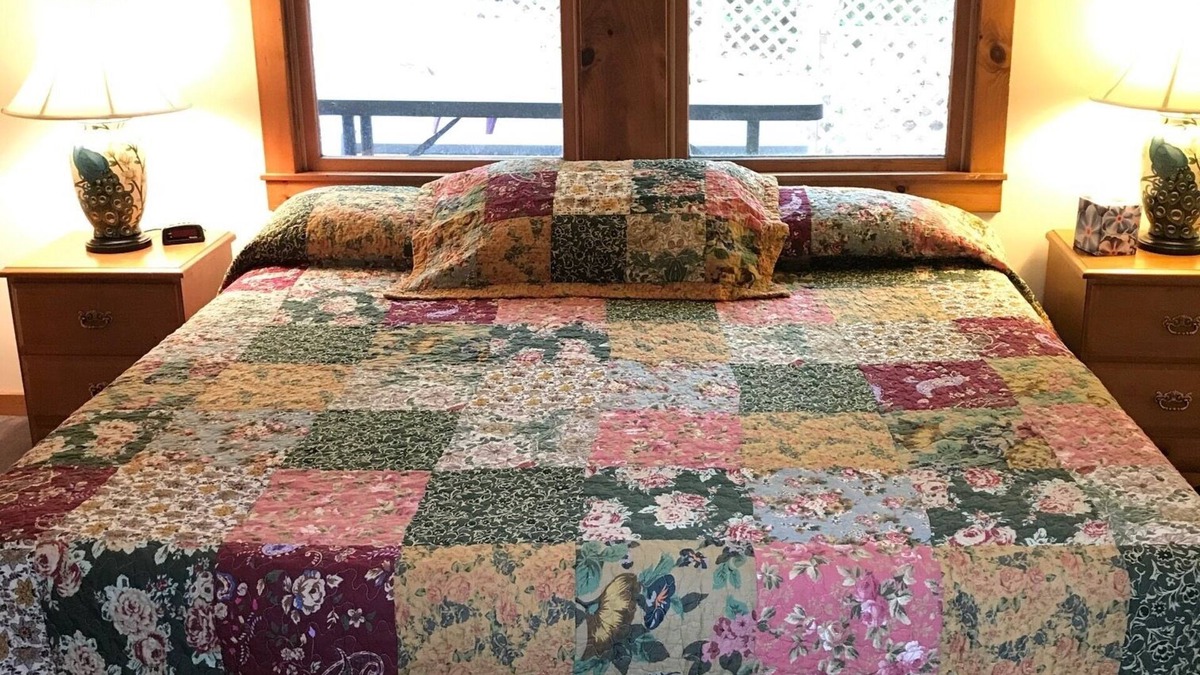 Bar Harbor House | SUMMER HOUSE perfect for all the family with private, fenced doggy yard.