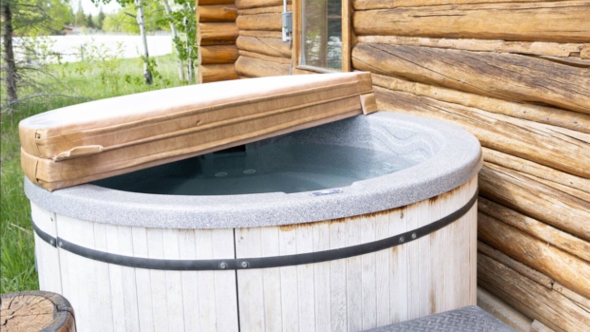 Driggs Cabin | Summer Rates at Three Peaks Log Cabin,Scenic Views
