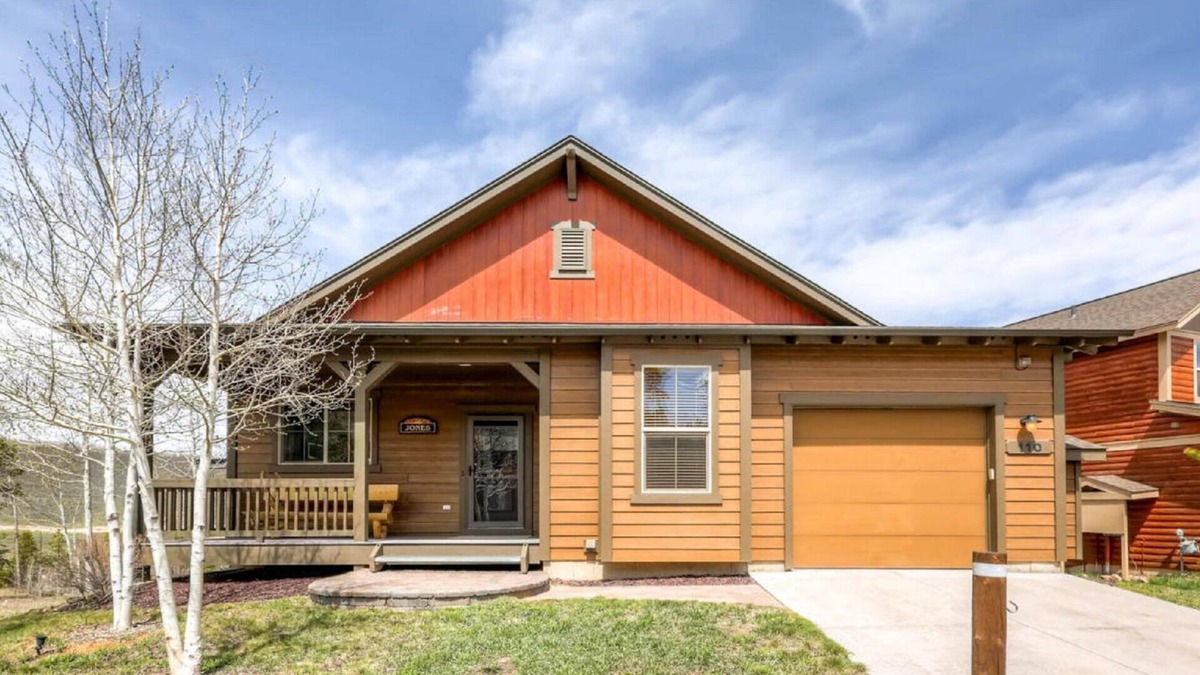 Silvercreek House | Summer Relaxation in Private Granby Ranch Home: Fire Pit, Hot Tub & Dog Friendly