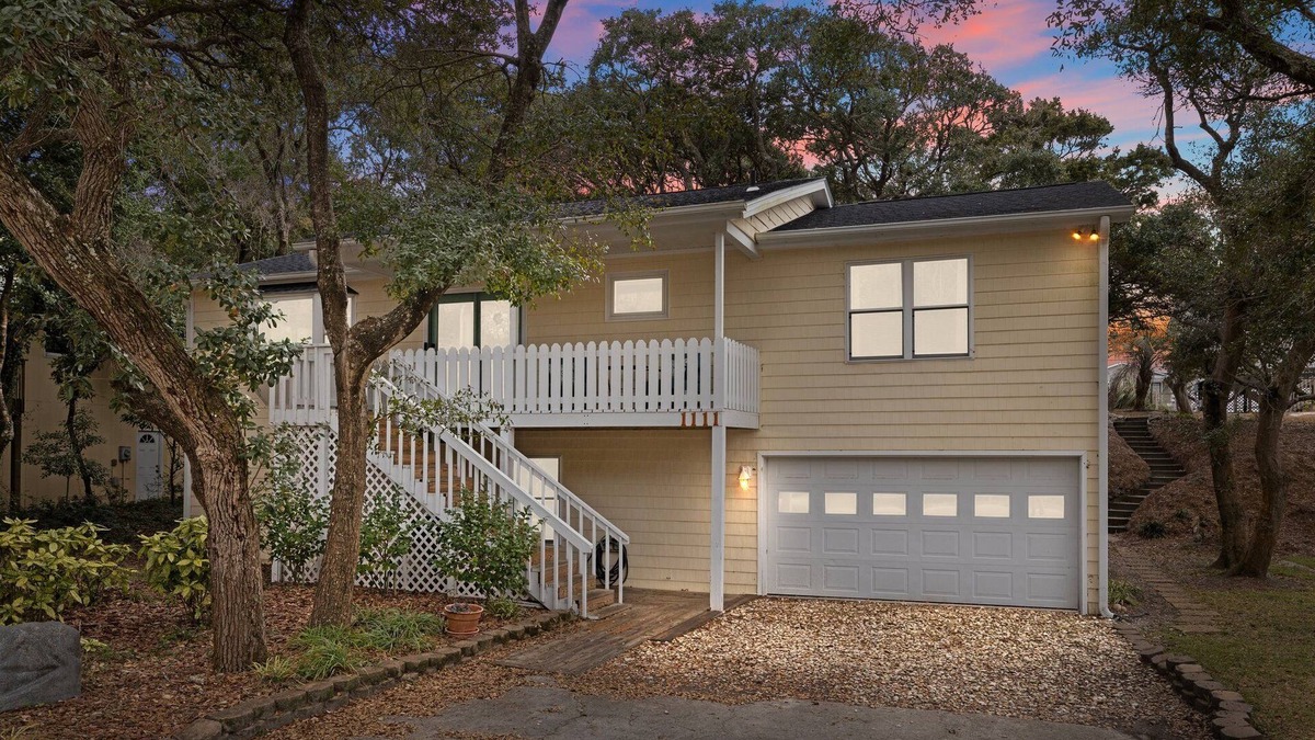 Emerald Isle Cottage | Summer Shade - sound and beach access. Newly remodeled and furnished in 2023!