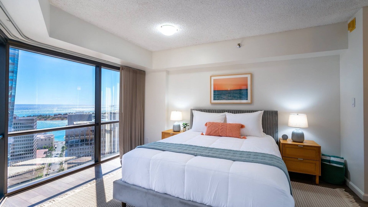 Downtown Honolulu Condo | 😎 Summer Special - Downtown Honolulu Skyview - 1Bed+Den- Free Parking 🏄♂️