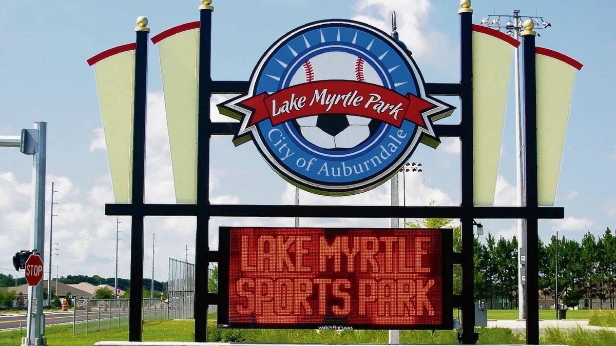 Auburndale House | Summer Specials! Pet Friendly, 4 beds, Family Oasis, Close to Lake Myrtle