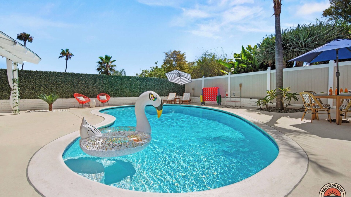 San Carlos House | Summer Style: Pool, 5BR & Private Guest House!